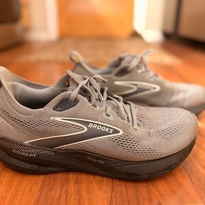 Brooks Men’s Glycerin GTS 22 Supportive Running Shoes US Men’s Size 11 Wide 2E